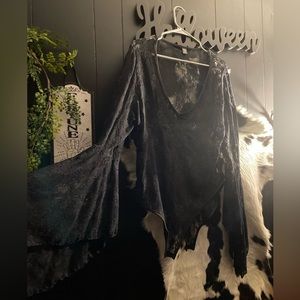 Women’s lace bell sleeve bodysuit